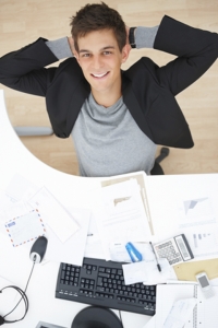 목통증으로 괴롭다면 일 할 때 자세부터 점검해야 목통증으로 괴롭다면 일 할 때 자세부터 점검해야