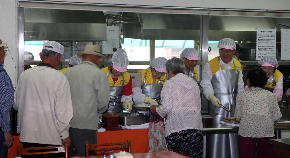 고영진 교육감, 무료급식․도시락 배달 봉사활동 고영진 교육감, 무료급식․도시락 배달 봉사활동