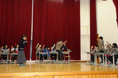 우리 졸업식은 좀 특별하다!