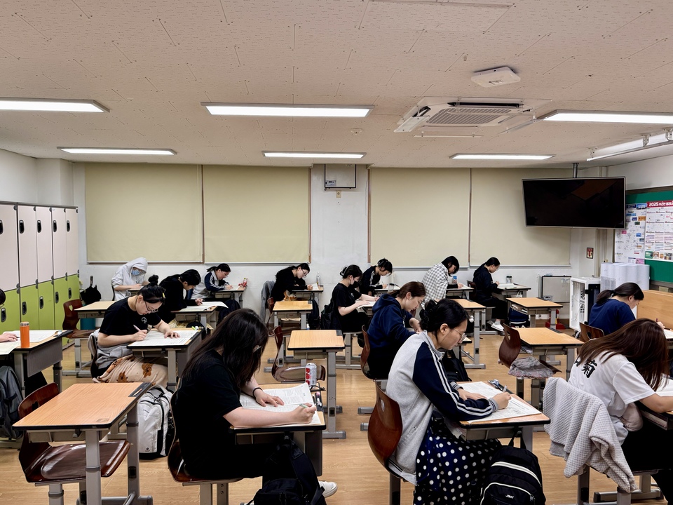 충북교육청, 6월 4일 시행! 고3 수능 모의 평가에 12,670명 응시 사진 3.jpg