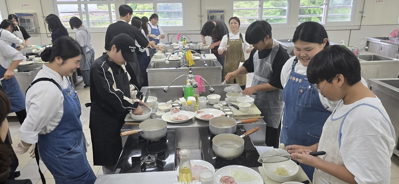 05 제주고 내달까지 중학교 3학년 대상 2025년 학과 체험 프로그램운영02.jpg