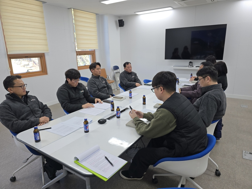 동해시, ‘전국 최초’ 반려녹지 도시 선포를 위한 혁신 워크숍 개최 녹지 행정의 패러다임 바꾼다. 동해시, ‘전국 최초’ 반려녹지 도시 선포를 위한 혁신 워크숍 개최 녹지 행정의 패러다임 바꾼다.