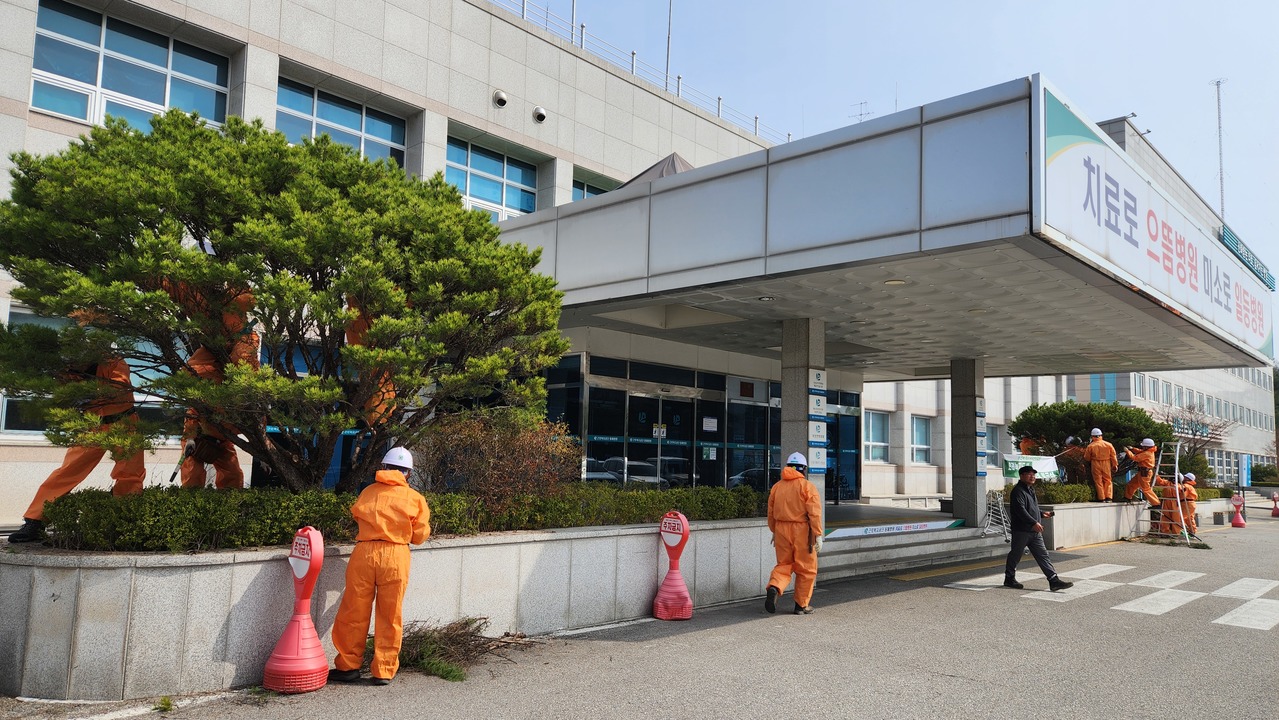 광부들의 거친 숨결, 초록빛 위로로 달래다 광부들의 거친 숨결, 초록빛 위로로 달래다