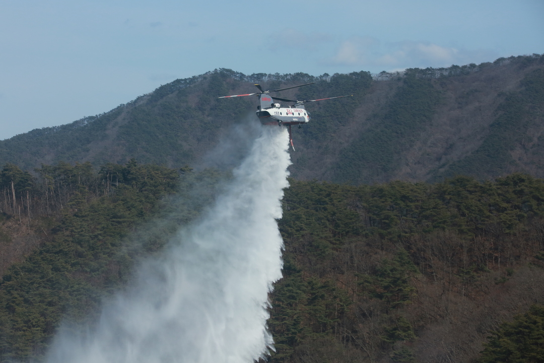 해외 임차헬기 CH-47.jpg