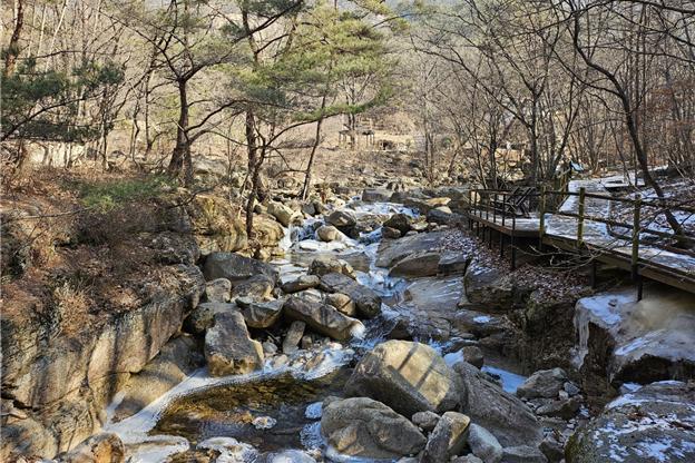 월악산 만수계곡 자연관찰로.jpg
