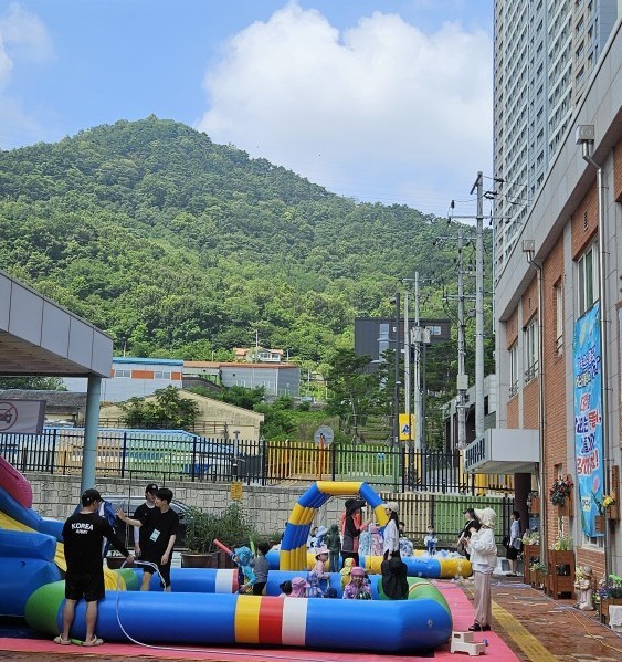 10. 대구서동유치원 IB 개념기반 놀이중심 여름 물 탐구놀이3.jpg
