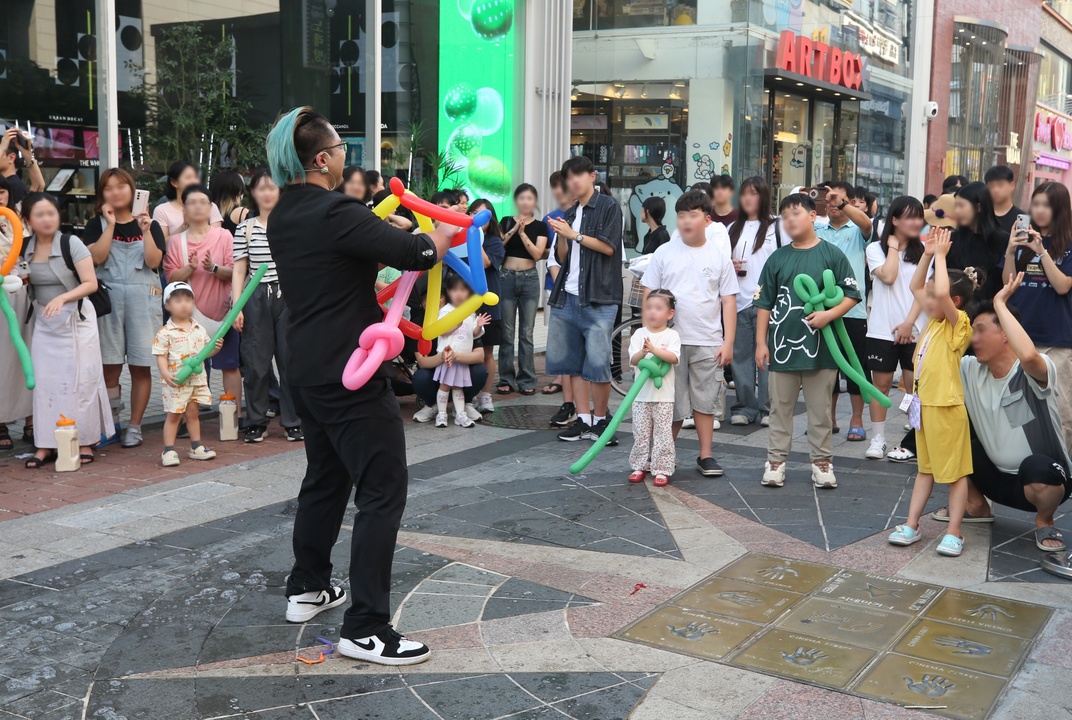 01.4 청원생명축제 D-50, 성안길에서 거리홍보 이벤트 개최_사진.jpg